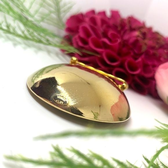 VINTAGE⚜️VOGUE Porcelain Oval Golden Brooch - Picture 7 of 10